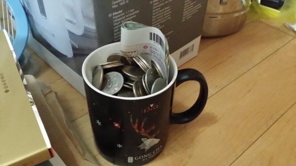 저장강박증 환자가 살고 나간 원룸(스압주의. 더러운 거 못보는 분들은 클릭 주의하시긔!) | 인스티즈