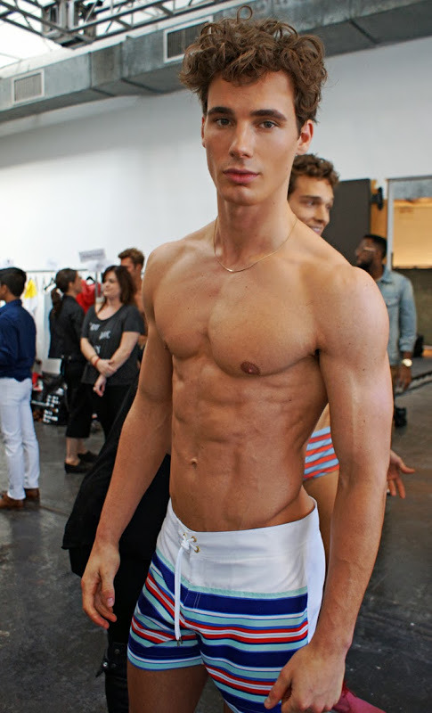 남자 속옷 모델들의 백스테이지 모습들 | 인스티즈