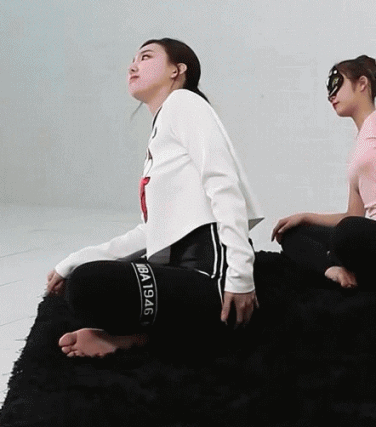 의외의 포상....방귀뀌는 걸그룹.gif | 인스티즈