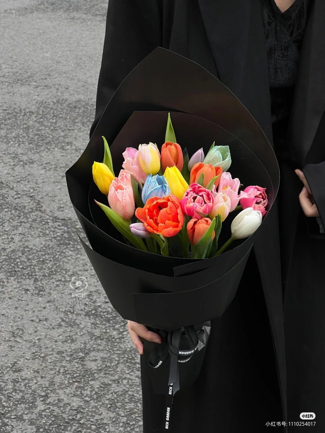 🙋: 싼티 안 나는 걸로 주세요... 주문하신 꽃다발 나왔습니다 💐🪻 | 인스티즈