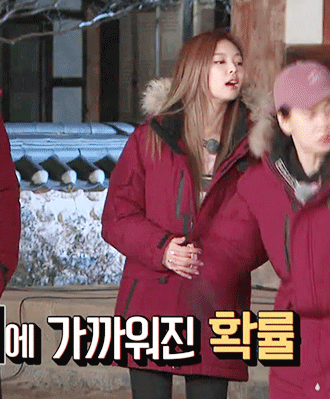카톡 잘 씹을거같이 생겼는데 성격은 의외인 블랙핑크 제니.gif | 인스티즈