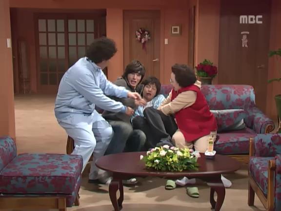 [거침없이하이킥] 멍청해서 지 돈도 못찾는 윤호 ㅋㅋㅋㅋㅋㅋㅋ.jpg | 인스티즈