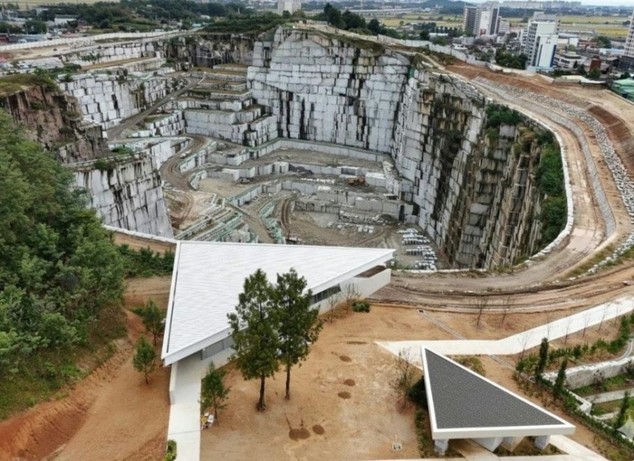 익산 채석장을 재활용한 카페 수준 | 인스티즈