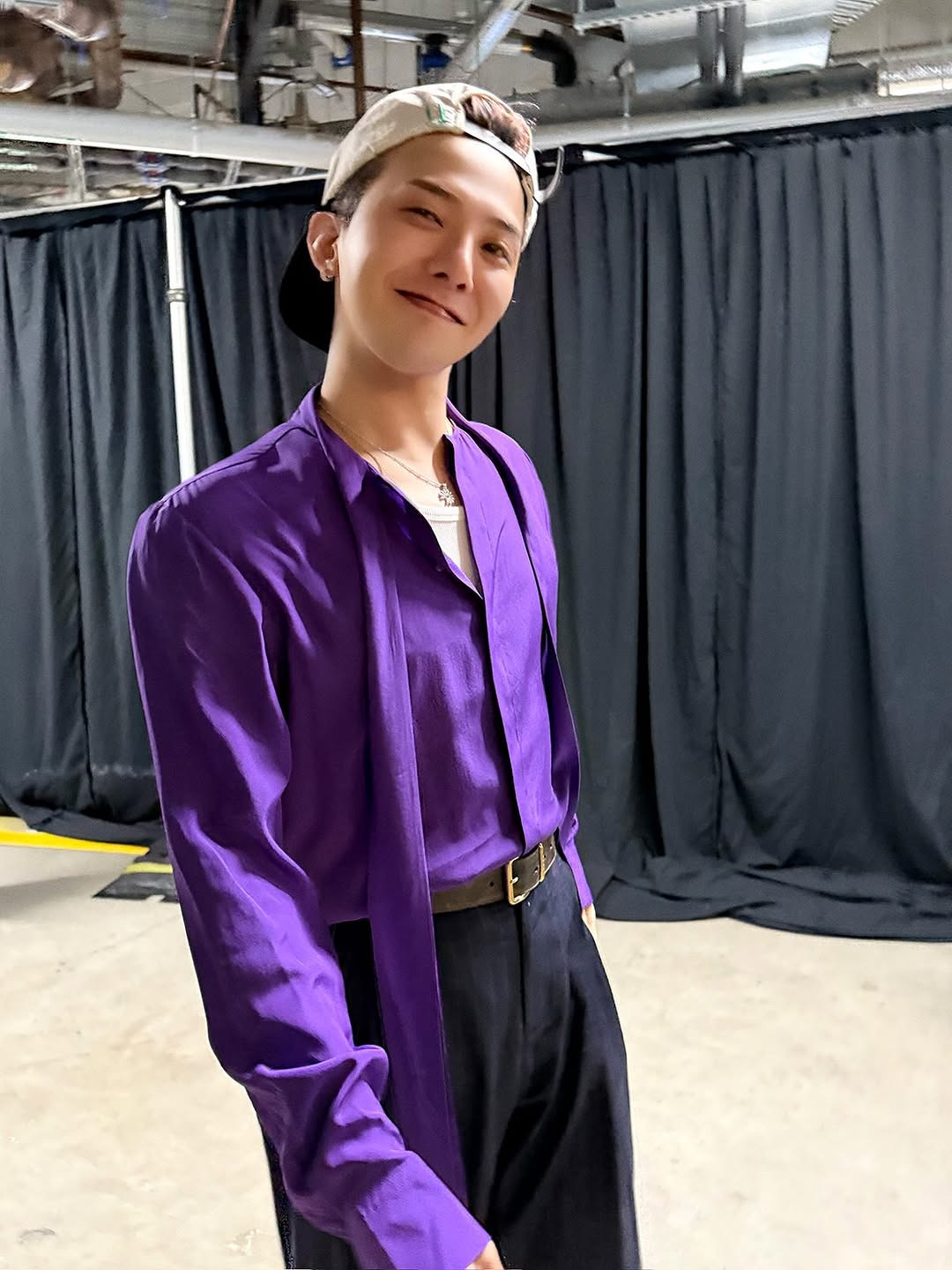 다시 예전처럼 다양하게 스타일링해서 입기 시작해 팬들한테 반응좋은 지드래곤 사복 근황.jpg | 인스티즈