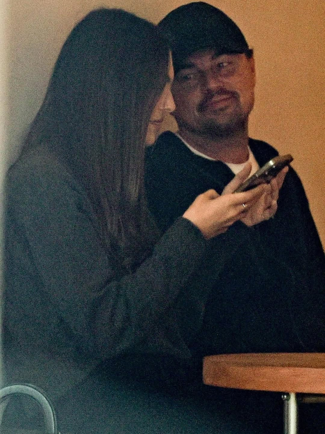 최근 LA에서 데이트하는 레오나르도 디카프리오 & 비토리아 세레티 | 인스티즈