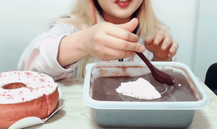 흔한 유튜버의 팥죽 먹는법 | 인스티즈
