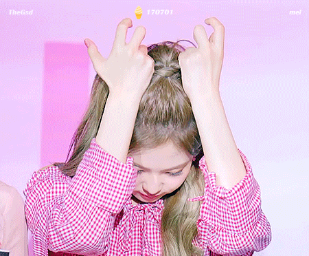 카톡 잘 씹을거같이 생겼는데 성격은 의외인 블랙핑크 제니.gif | 인스티즈