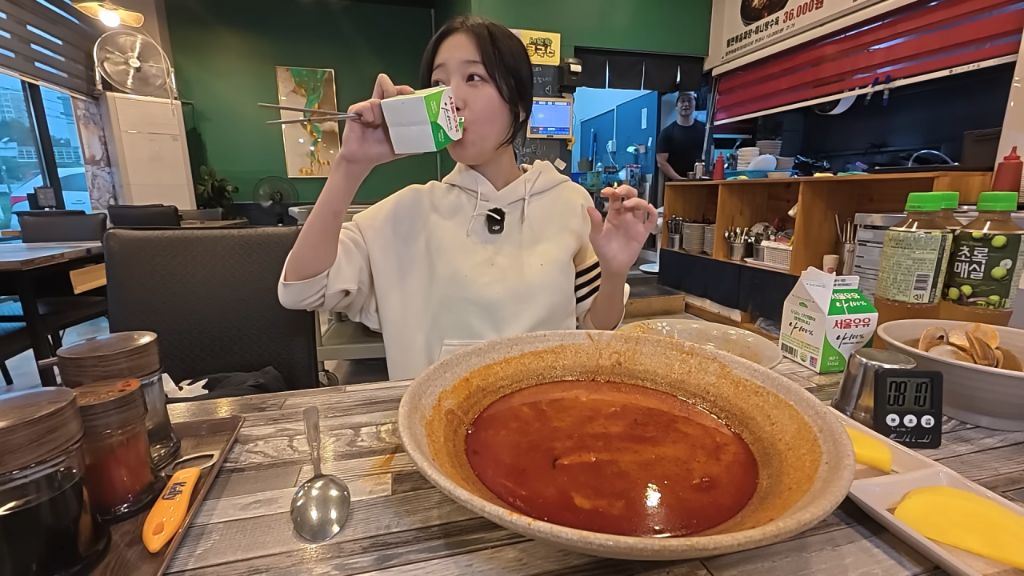 한 명도 성공 못한 매운짬뽕에 도전한 쯔양 | 인스티즈