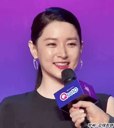 오늘자 이영애(2017 MAMA 레드카펫).gif | 인스티즈