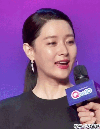 오늘자 이영애(2017 MAMA 레드카펫).gif | 인스티즈