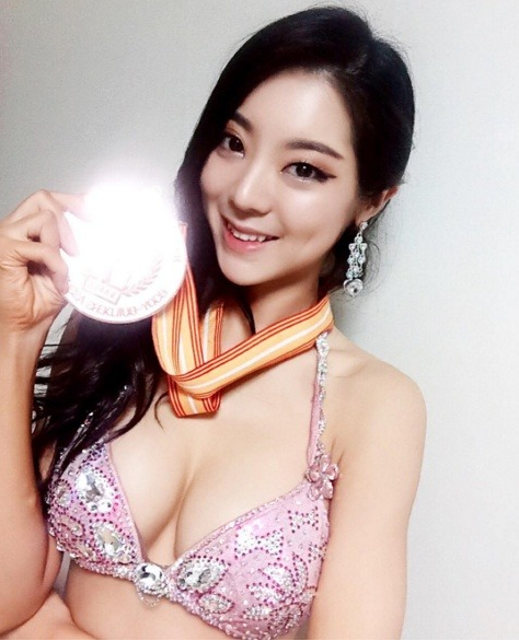 여자 피트니스 모델 서리나 근접 | 인스티즈