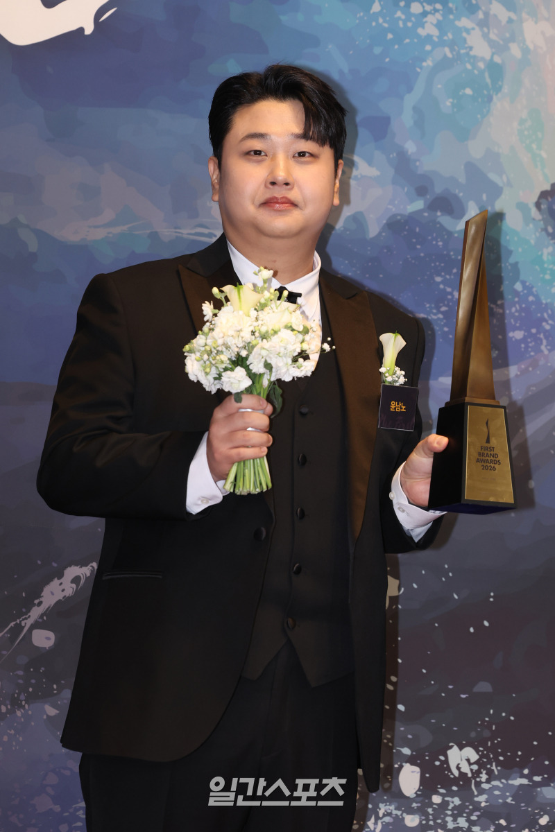 리디남주 스타일로 차려입은 셰프 | 인스티즈