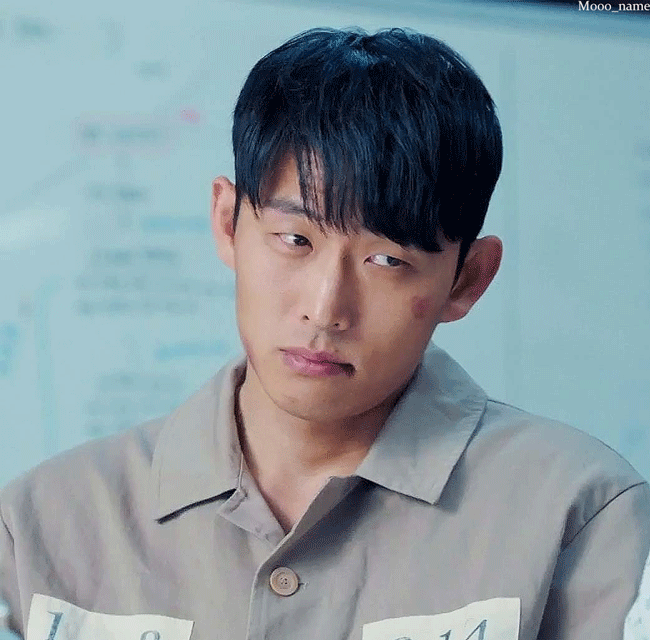 열혈사제 마지막회 때 내린 머리에 죄수복 입고 회춘한 황철범.jpgif (feat.껍데기는 아무 죄가 없어..) | 인스티즈