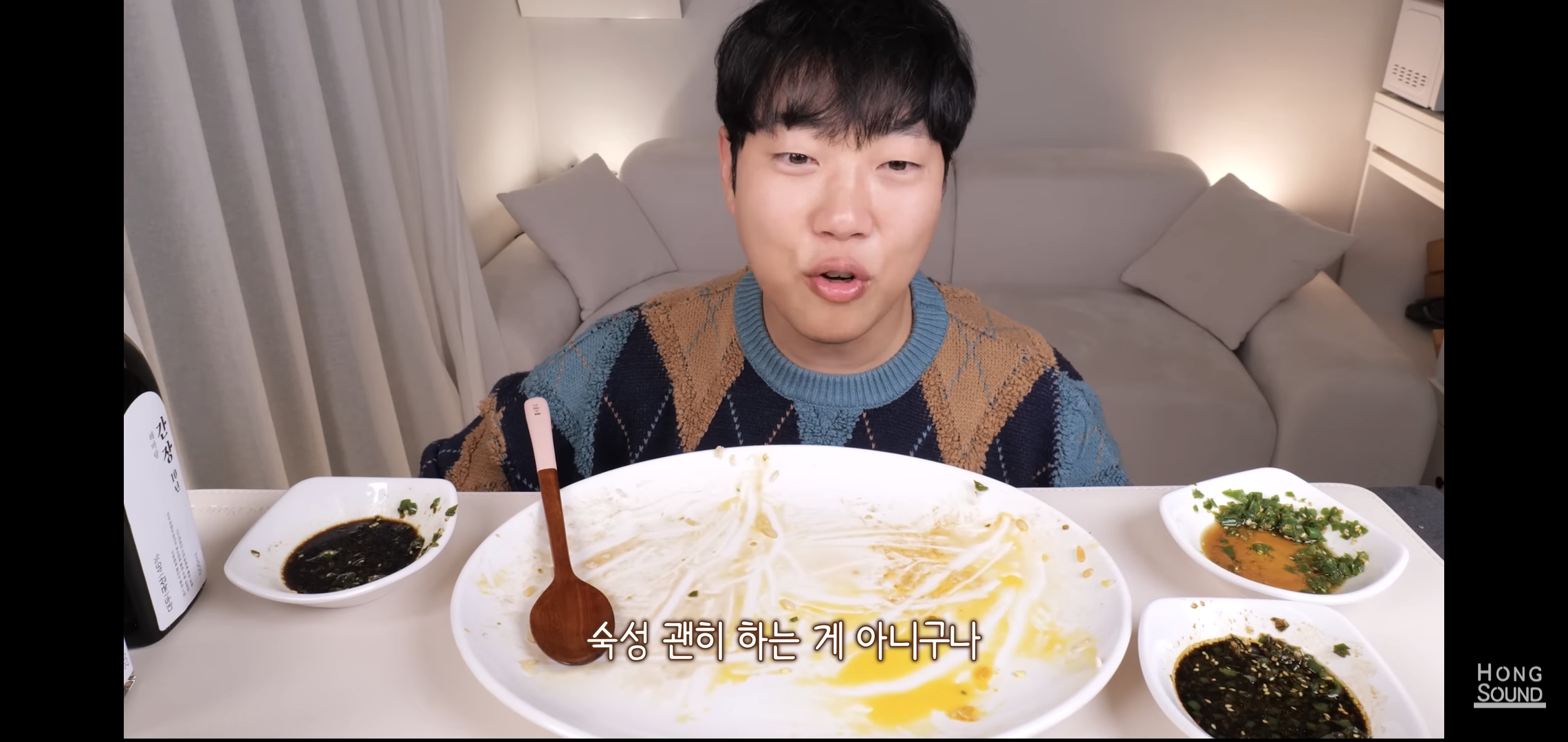 논란의 선재스님 11만원짜리 간장 먹어보고 충격받은 유튜버 반응.jpg | 인스티즈