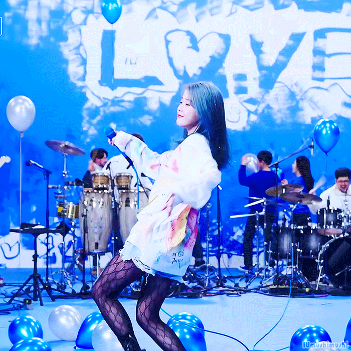 IU - Blueming 라이브🎤🎤(밴드ver.) + Live Clip (2019 IU Tour Concert 'Love, poem') | 인스티즈