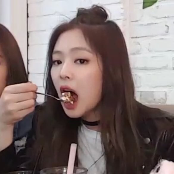 [블랙핑크] 제니가 맛 없는걸 먹었을때 | 인스티즈