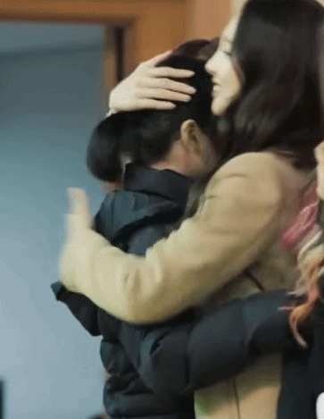 트와이스 나연의 손버릇.gif | 인스티즈