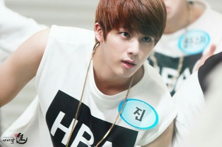 분위기 다른 데뷔초(22세) VS 현재(29세) 방탄 진 | 인스티즈