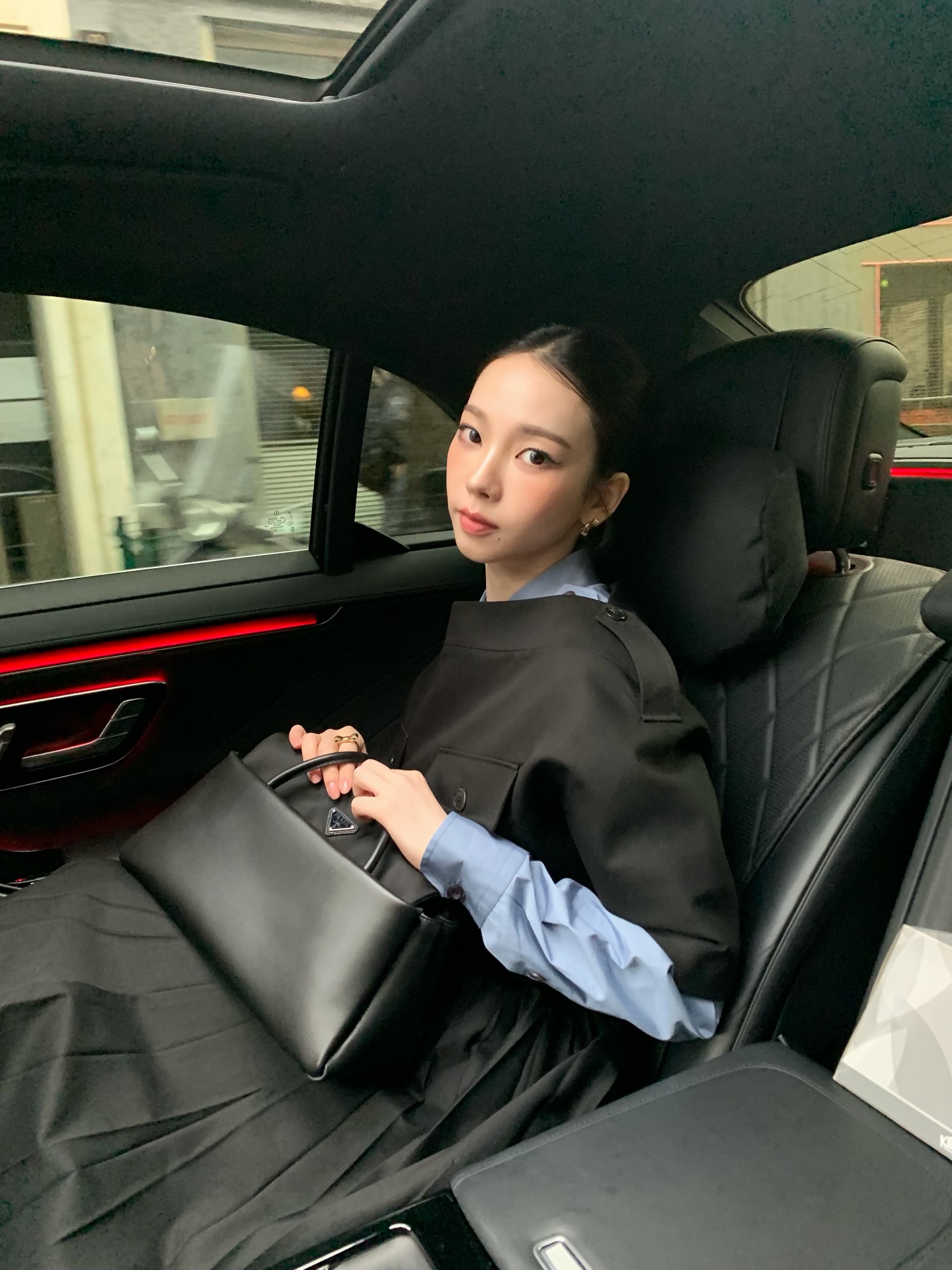 올빽머리 프라다 풀착장한 카리나 인스타 .jpg | 인스티즈