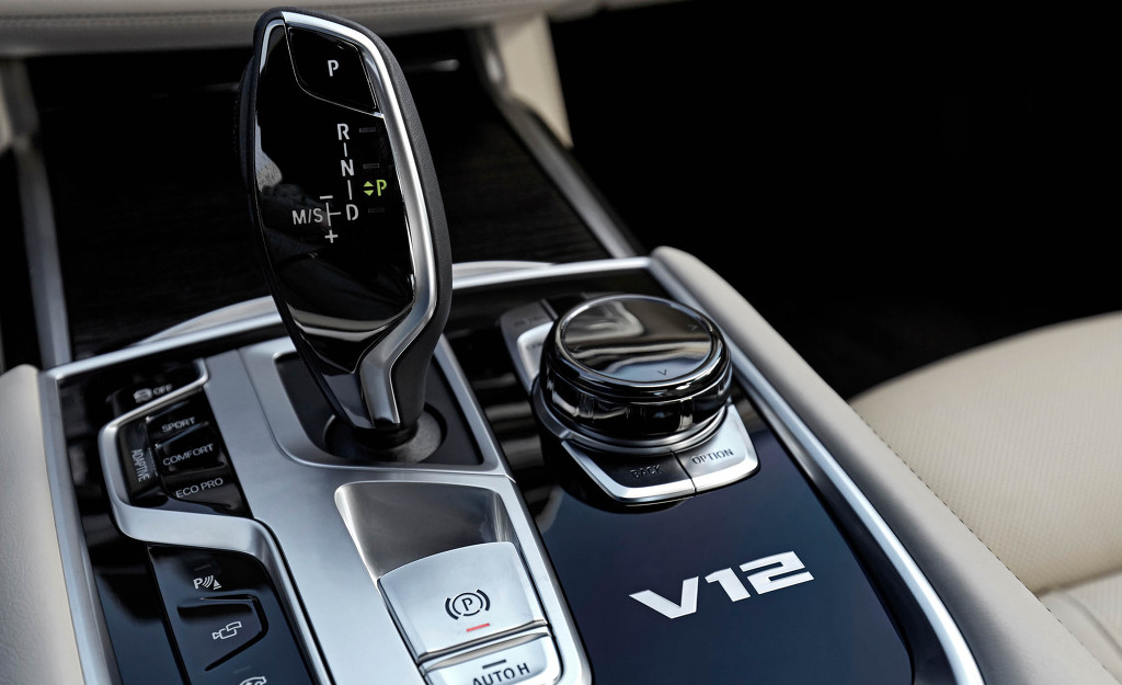 2017 BMW M760i xDrive [데이터주의] | 인스티즈
