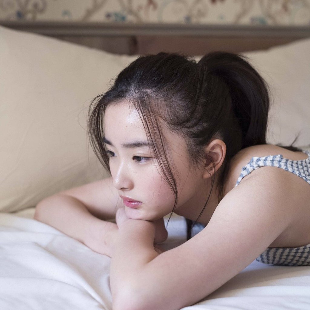 이시하라 사토미와 나미춘이 살짝 보이는 그라비아 아이돌 | 인스티즈