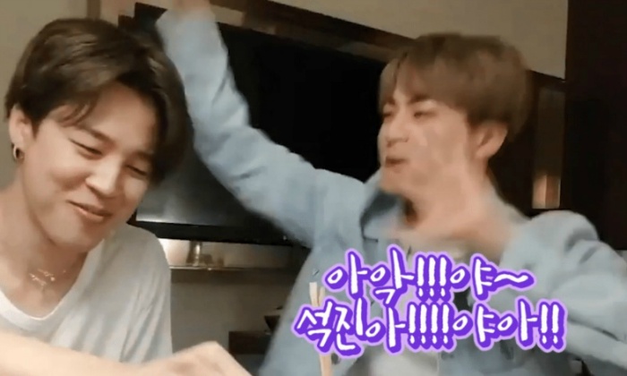 콘서트장에서 아들이 엄마를 못보는게 이상한 방탄소년단 진 어머니ㅋㅋ.jpgif | 인스티즈