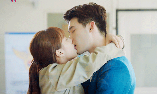 그렇게 수위높은 장면도 아닌데 이상하게 야하게 느껴지던 드라마 키스신 장면들(feat.키스 장인).gif | 인스티즈