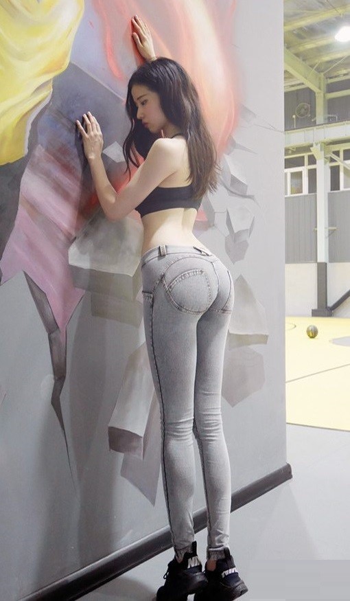 청바지 입은 여자의 뒤태.jpg | 인스티즈
