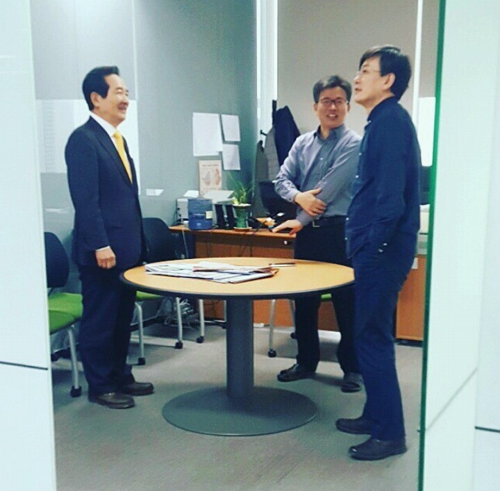 손석희 실물 느낌.jpg | 인스티즈