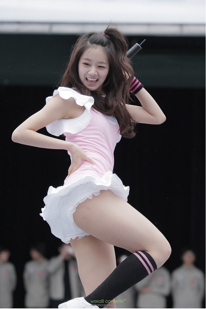 여자 아이돌 허벅지에 남겨진 의문의 흉터들 | 인스티즈