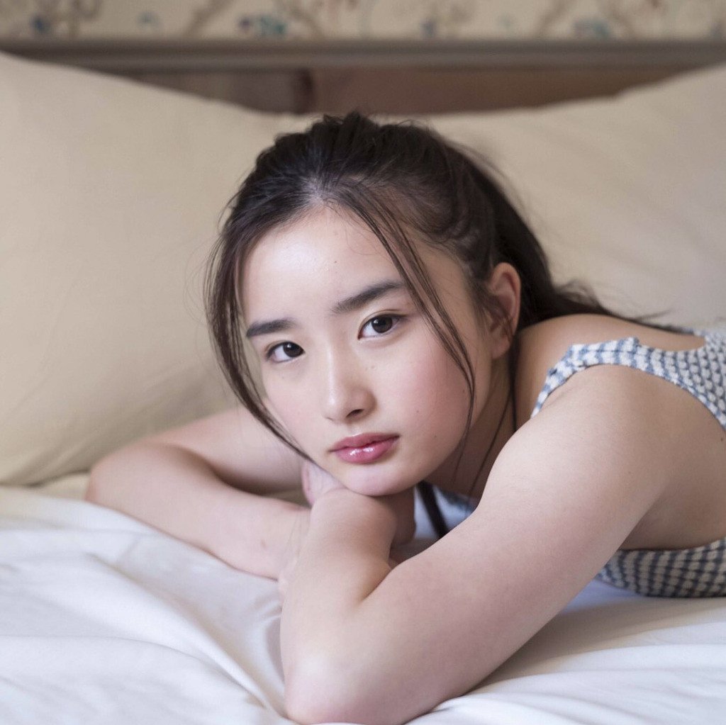 이시하라 사토미와 나미춘이 살짝 보이는 그라비아 아이돌 | 인스티즈