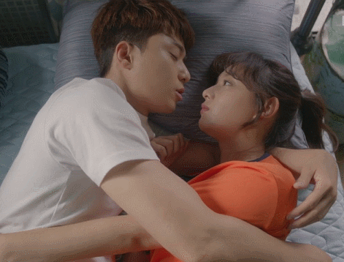 그렇게 수위높은 장면도 아닌데 이상하게 야하게 느껴지던 드라마 키스신 장면들(feat.키스 장인).gif | 인스티즈