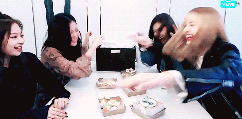 [블랙핑크] 제니가 맛 없는걸 먹었을때 | 인스티즈