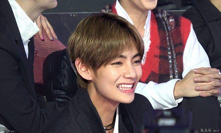 사진으로 체감하는 방탄소년단 뷔의 실물 느낌 | 인스티즈