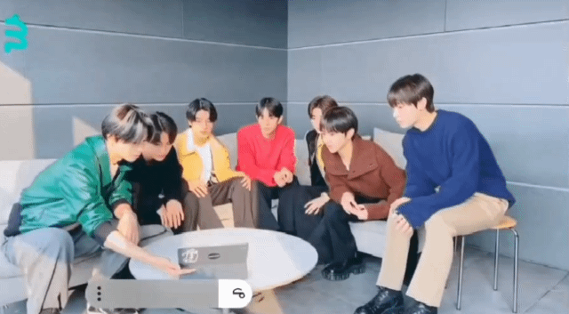 엔터 직원 출신 일반인에게 팬이 생기면 생기는 일.jpg | 인스티즈