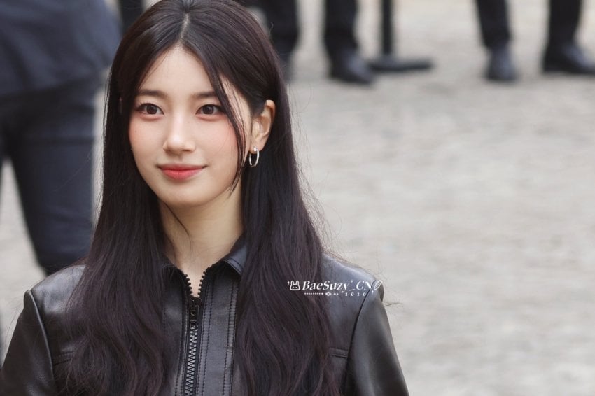 오늘자 프랑스에 나타난 수지..jpg | 인스티즈