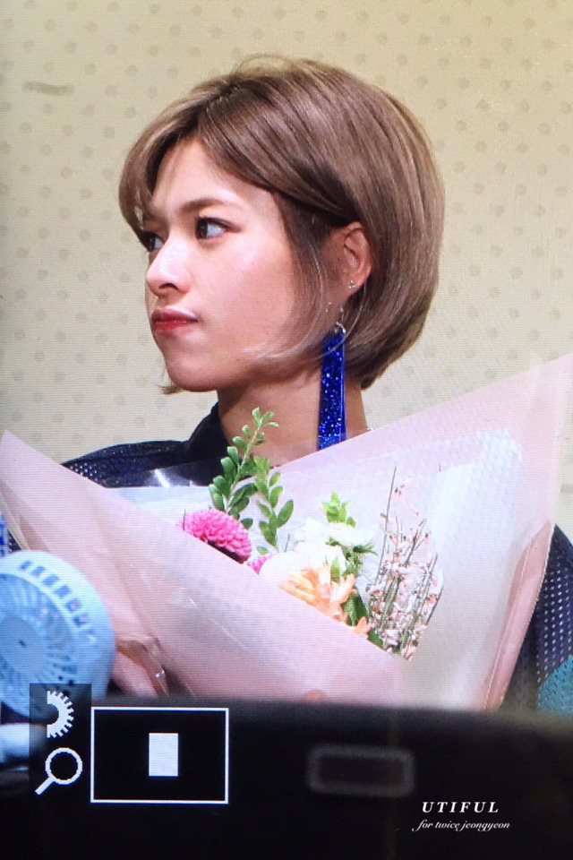 숏컷 탈피하고 리즈찍는 트와이스 정연 | 인스티즈