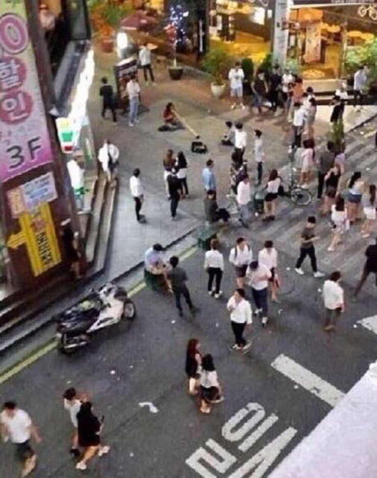 남자는 흰티에 검은바지가 진리죠.... | 인스티즈