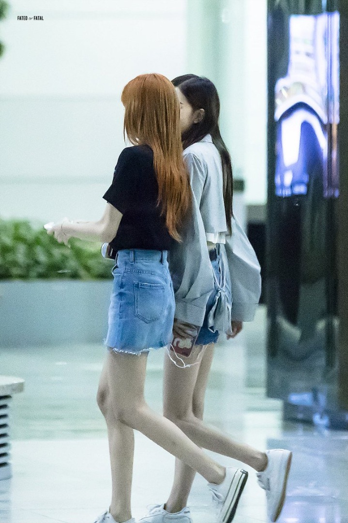 볼 때마다 놀라는 블랙핑크 리사 비율.jpg | 인스티즈