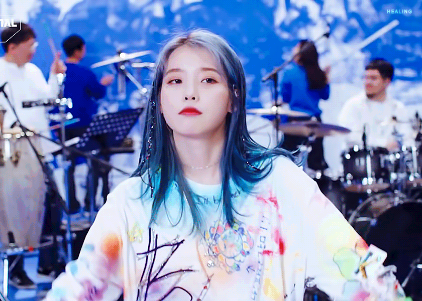 IU - Blueming 라이브🎤🎤(밴드ver.) + Live Clip (2019 IU Tour Concert 'Love, poem') | 인스티즈