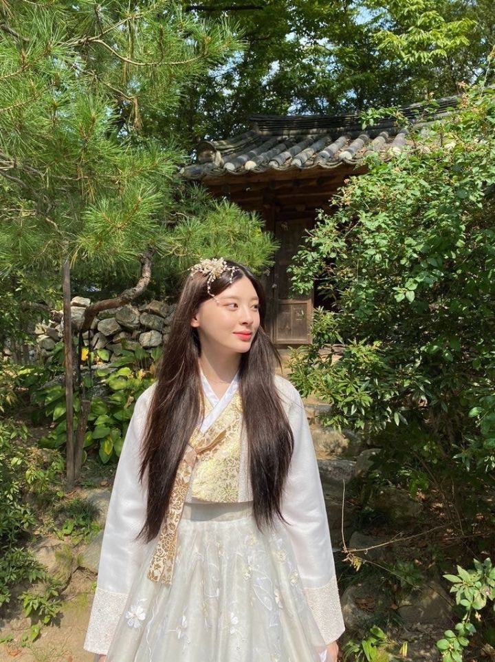 작곡가 블아필이 실력+인성을 갖춘 아이들로 3년이나 걸려 만든 신인 걸그룹 | 인스티즈