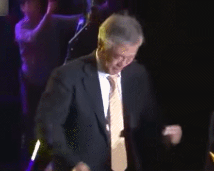 [문재인대통령] 대통령님!!! 몸치라는 소문이 있던데요!!!!.GIF | 인스티즈