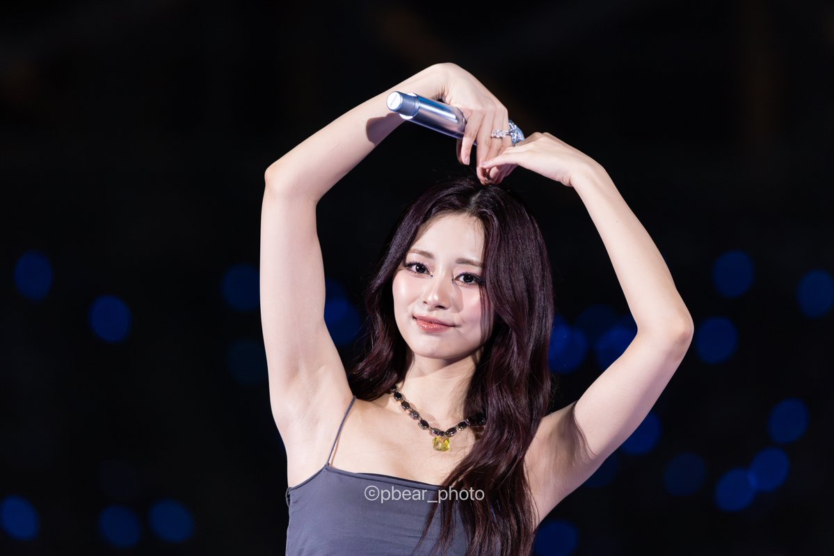 10년만에 고국에서 공연한 쯔위 | 인스티즈