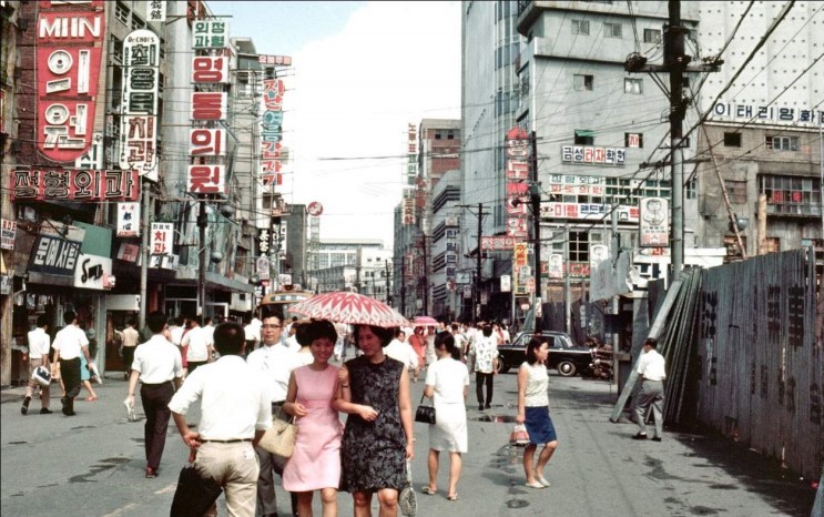 1930년대부터 1980년대까지... 명동이 여유롭게 독주하던 그 시절.... | 인스티즈