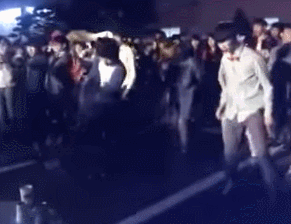 6년 전에 유행했던 클럽춤.gif | 인스티즈