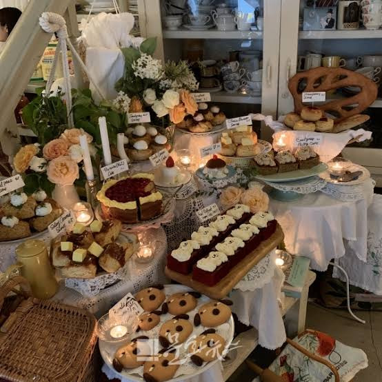 이렇게 진열해놓은 디저트집 거르는 사람 은근 있음 | 인스티즈