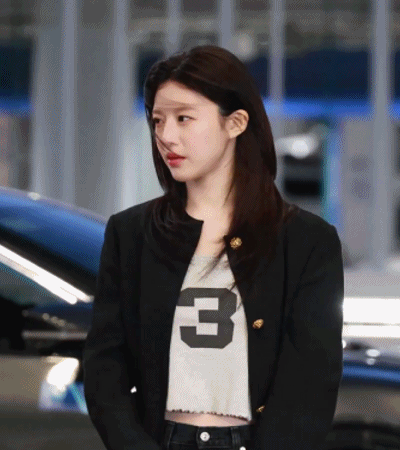 20260307 고윤정 출국 영상 움짤.gif | 인스티즈