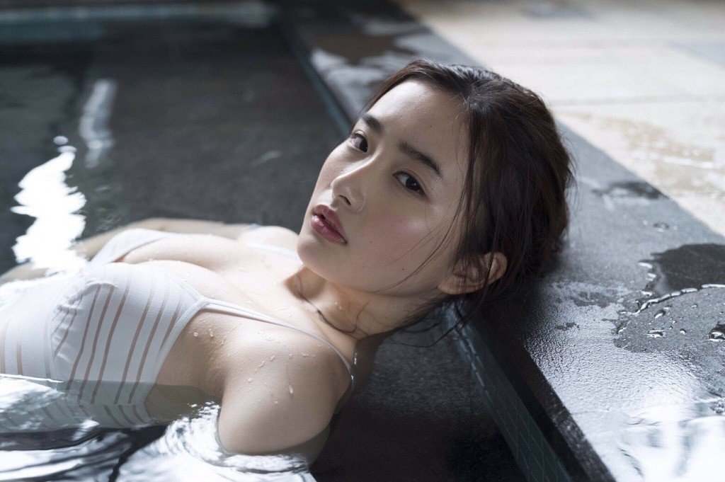 이시하라 사토미와 나미춘이 살짝 보이는 그라비아 아이돌 | 인스티즈