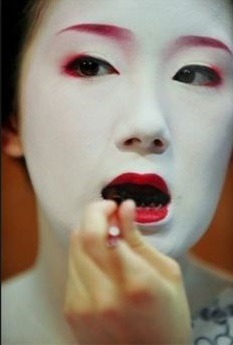 일본의 전통 게이샤 화장법 | 인스티즈