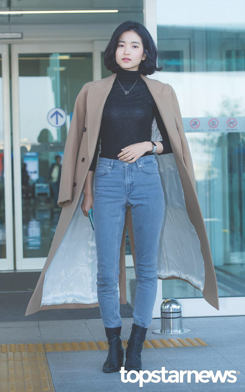 오늘자 뉴욕출국하는 단발로 머리 자른 김태리.jpg | 인스티즈